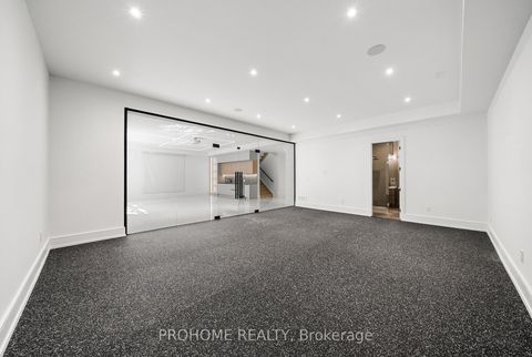 Photo 37 at 15 Aldershot Crescent, Windfields, Toronto