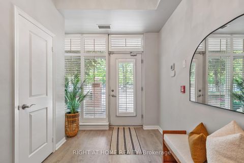 Photo 1 at 9 Bastion Street, Niagara, Toronto