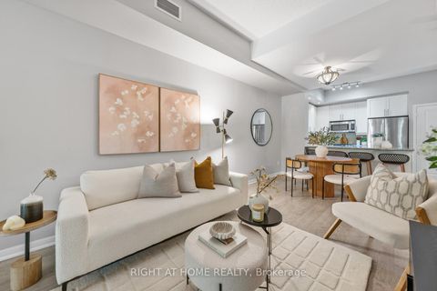 Photo 3 at 9 Bastion Street, Niagara, Toronto