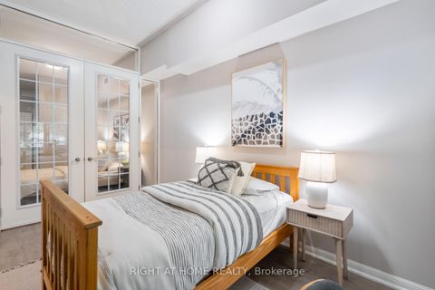 Photo 13 at 9 Bastion Street, Niagara, Toronto