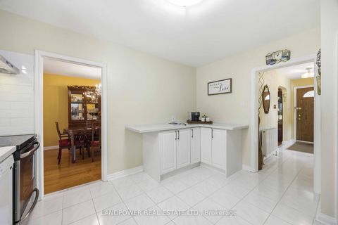 Photo 13 at 549 Lawrence Avenue W, Lawrence, Toronto