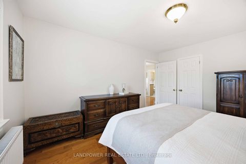 Photo 19 at 549 Lawrence Avenue W, Lawrence, Toronto