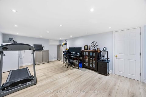 Photo 24 at 549 Lawrence Avenue W, Lawrence, Toronto