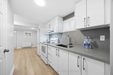 Photo 31 at 549 Lawrence Avenue W, Lawrence, Toronto
