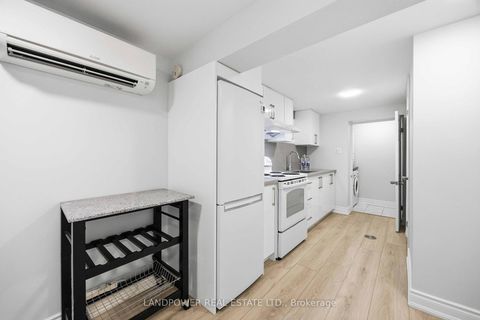 Photo 34 at 549 Lawrence Avenue W, Lawrence, Toronto