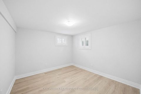 Photo 36 at 549 Lawrence Avenue W, Lawrence, Toronto