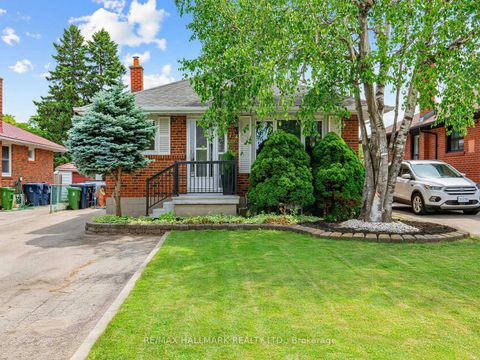 Photo 1 at 7 Penworth Road, Maryvale, Toronto