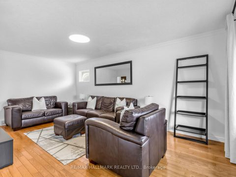 Photo 4 at 7 Penworth Road, Maryvale, Toronto