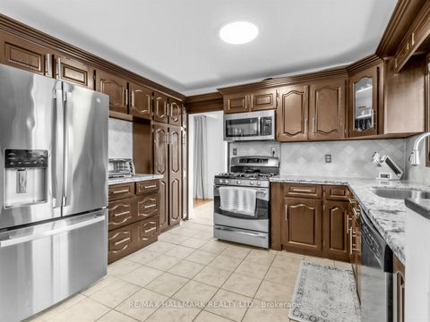 Photo 6 at 7 Penworth Road, Maryvale, Toronto