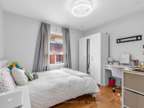 Photo 9 at 7 Penworth Road, Maryvale, Toronto