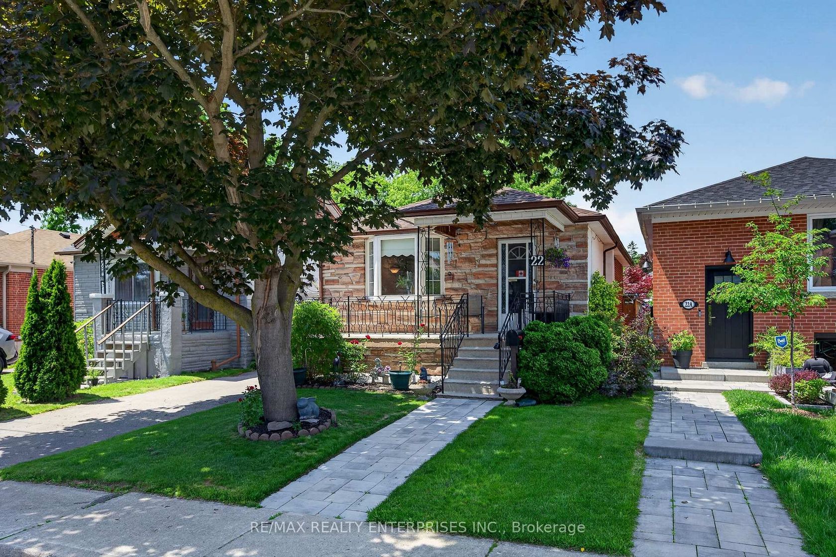 22 Atlee Avenue, Cliffside, Toronto 2