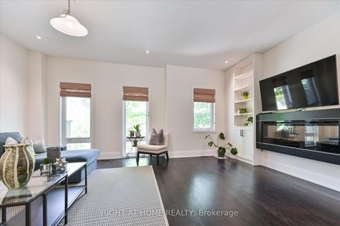 Photo 6 at 18 Kenneth Wood Crescent, Newtonbrook East, Toronto