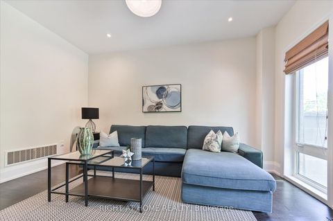 Photo 7 at 18 Kenneth Wood Crescent, Newtonbrook East, Toronto