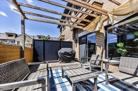 Photo 14 at 18 Kenneth Wood Crescent, Newtonbrook East, Toronto