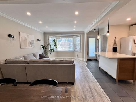 Photo 8 at 688 Sammon Avenue, East York, Toronto