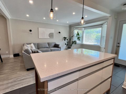 Photo 13 at 688 Sammon Avenue, East York, Toronto