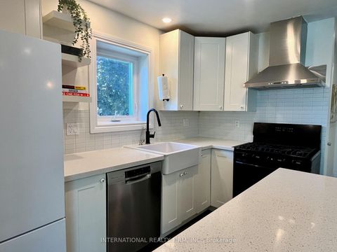 Photo 16 at 688 Sammon Avenue, East York, Toronto