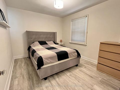 Photo 20 at 688 Sammon Avenue, East York, Toronto