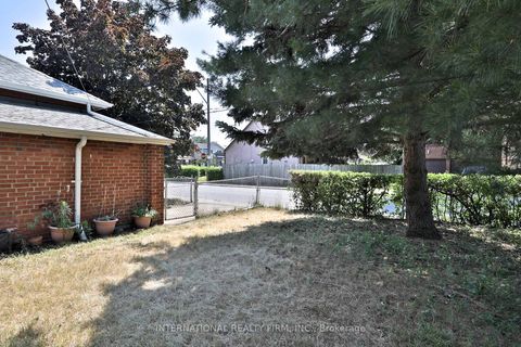 Photo 44 at 688 Sammon Avenue, East York, Toronto