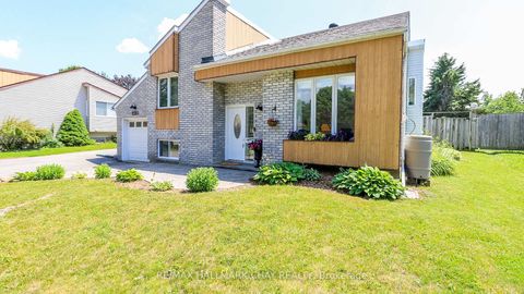 Photo 2 at 2281 Scythes Street, Stroud, Innisfil