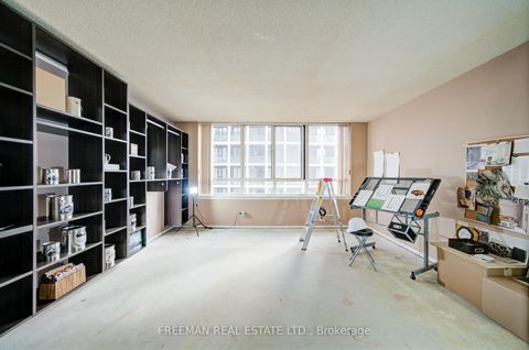 Photo 9 at 2405 - 633 Bay Street, Bay Street Corridor, Toronto