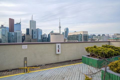 Photo 19 at 2405 - 633 Bay Street, Bay Street Corridor, Toronto