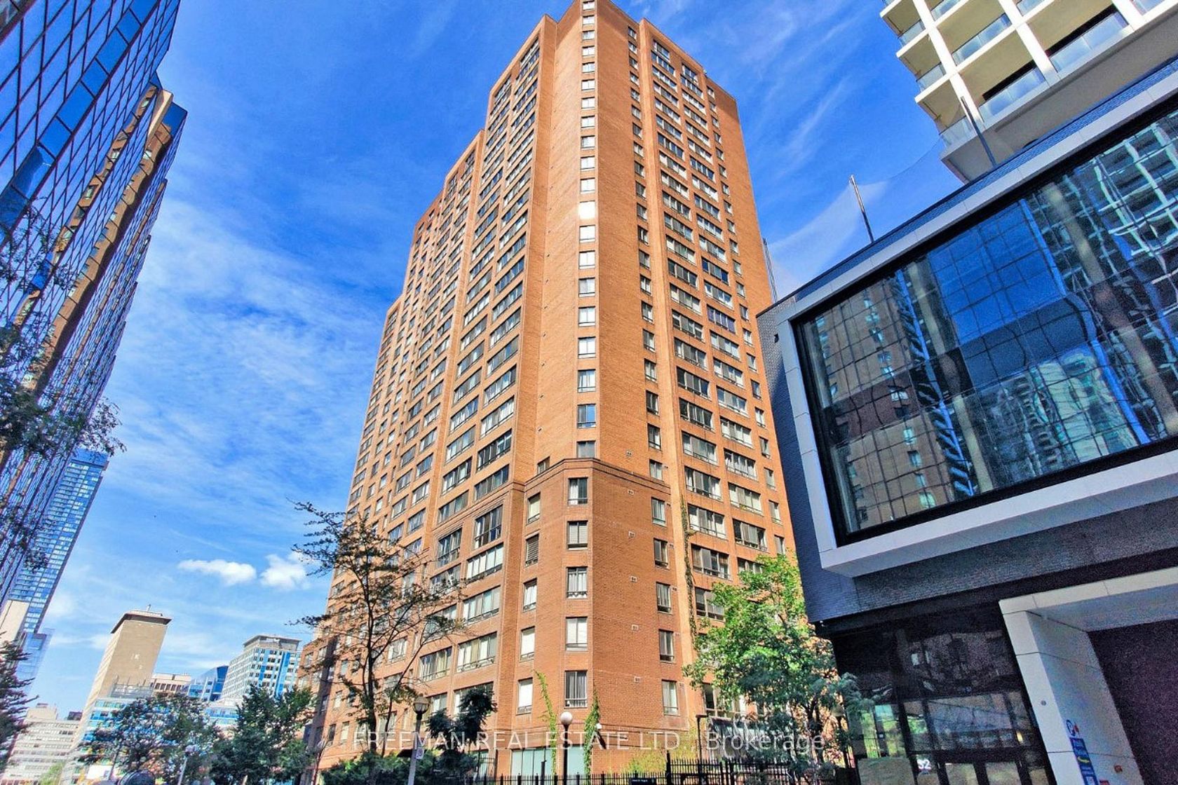 2405 - 633 Bay Street, Bay Street Corridor, Toronto photo number 2