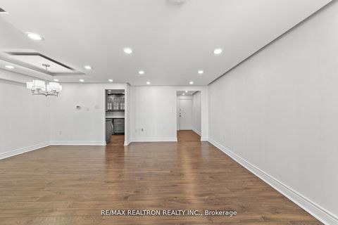 Photo 16 at 702 - 130 Neptune Drive, Lawrence, Toronto
