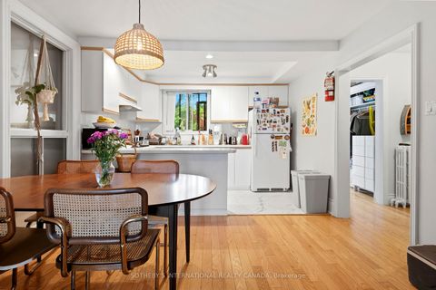 Photo 4 at 376 Sunnyside Avenue, Swansea, Toronto