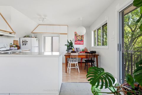 Photo 17 at 376 Sunnyside Avenue, Swansea, Toronto