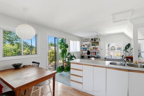 Photo 19 at 376 Sunnyside Avenue, Swansea, Toronto