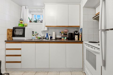 Photo 26 at 376 Sunnyside Avenue, Swansea, Toronto