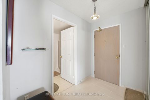 Photo 4 at 1602 - 298 Jarvis Street, Yonge Corridor, Toronto