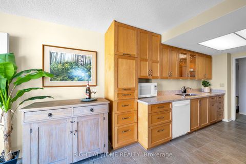 Photo 4 at 1801 - 1 Concorde Place, Don Mills, Toronto