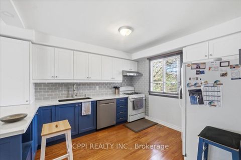Photo 14 at 14 - 2 Davisbrook Boulevard, Sullivan, Toronto