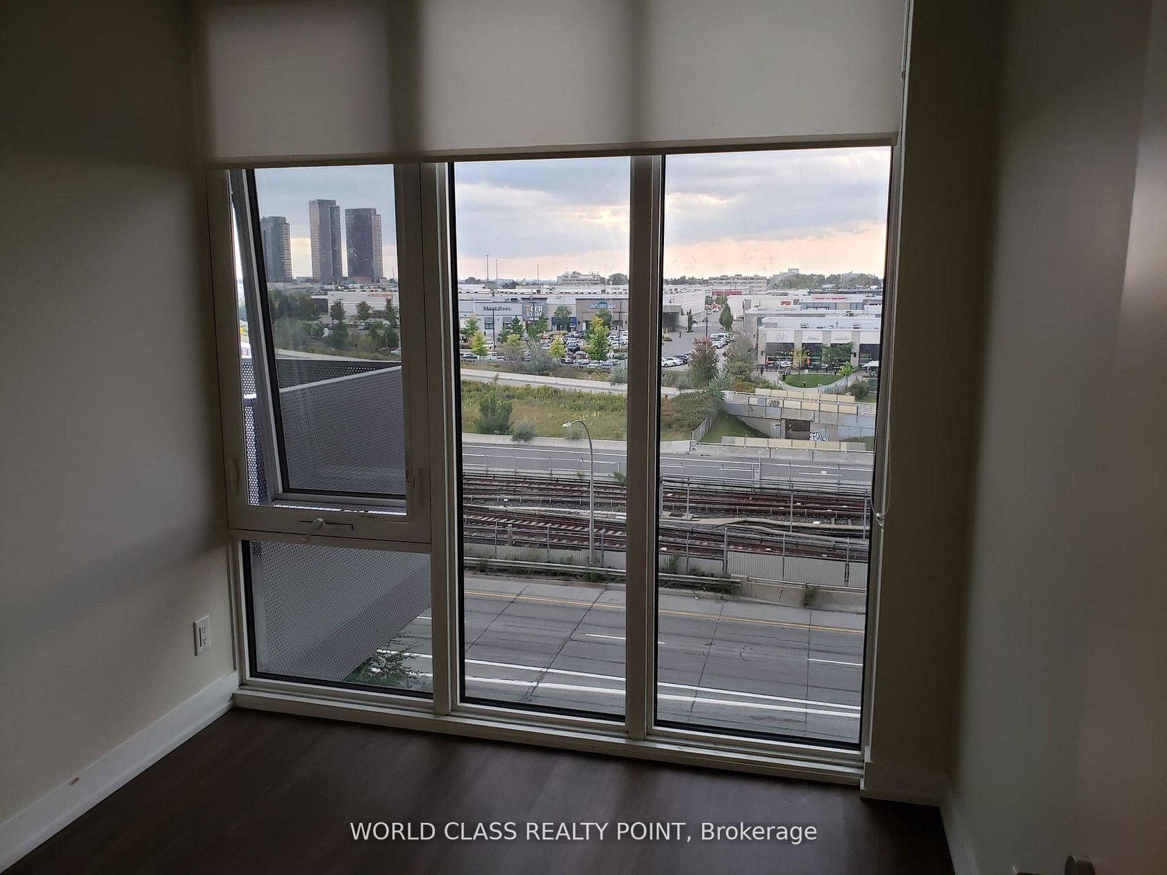 716 - 38 Monte Kwinter Court, Clanton Park, Toronto photo 2