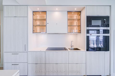 Photo 12 at 2312 - 11 Yorkville Avenue, Annex, Toronto