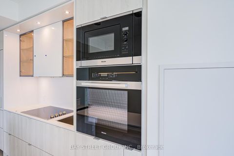 Photo 17 at 2312 - 11 Yorkville Avenue, Annex, Toronto