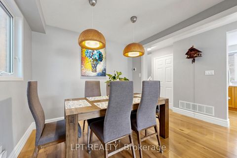 Photo 5 at 30 Pentland Crescent, Maple, Vaughan