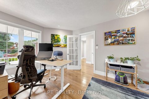 Photo 8 at 30 Pentland Crescent, Maple, Vaughan