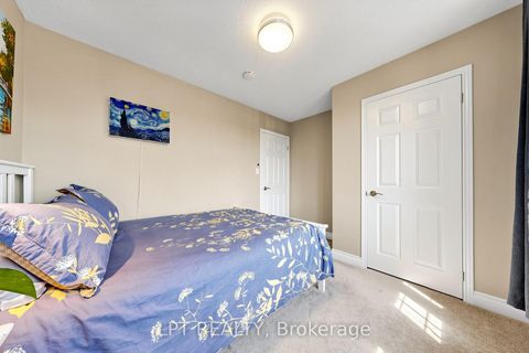 Photo 18 at 30 Pentland Crescent, Maple, Vaughan