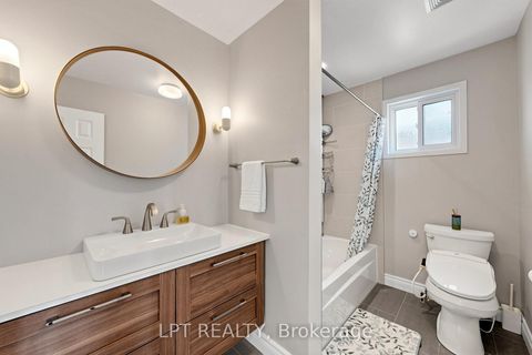 Photo 19 at 30 Pentland Crescent, Maple, Vaughan