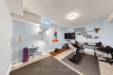 Photo 20 at 30 Pentland Crescent, Maple, Vaughan