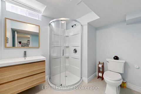 Photo 21 at 30 Pentland Crescent, Maple, Vaughan
