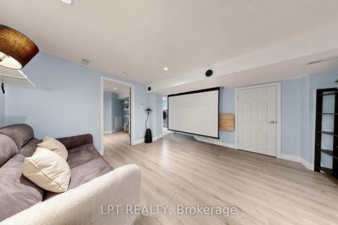 Photo 23 at 30 Pentland Crescent, Maple, Vaughan