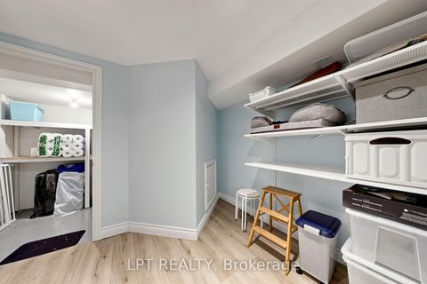Photo 24 at 30 Pentland Crescent, Maple, Vaughan
