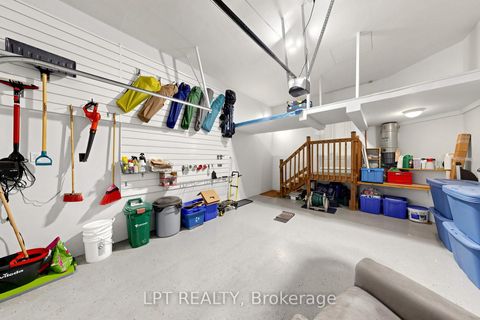 Photo 28 at 30 Pentland Crescent, Maple, Vaughan