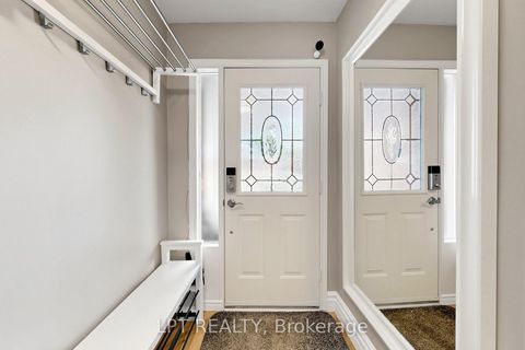 Photo 42 at 30 Pentland Crescent, Maple, Vaughan