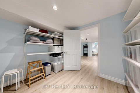 Photo 44 at 30 Pentland Crescent, Maple, Vaughan