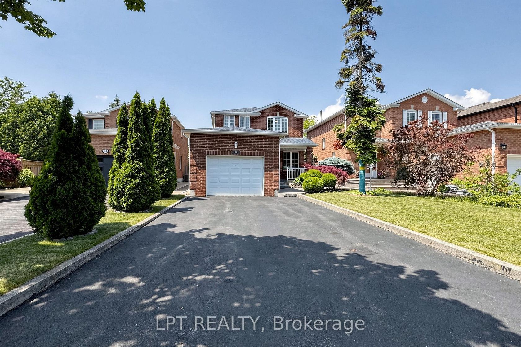 30 Pentland Crescent, Maple, Vaughan photo number 2